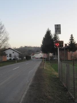 S prikazovalnikom hitrosti do večje prometne varnosti 5